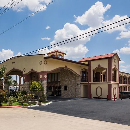 Americas Best Value Inn Buda Εξωτερικό φωτογραφία