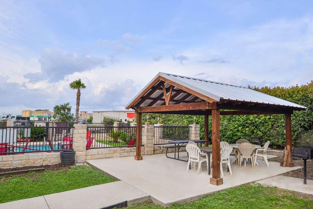 Americas Best Value Inn Buda Εξωτερικό φωτογραφία