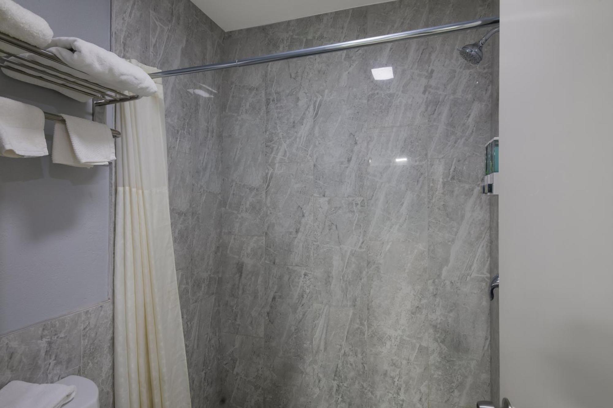 Americas Best Value Inn Buda Εξωτερικό φωτογραφία